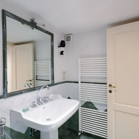 Apartment Piazza Dei Ciompi With Private Garden